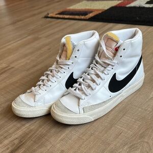 Nike Women’s Blazer Mid